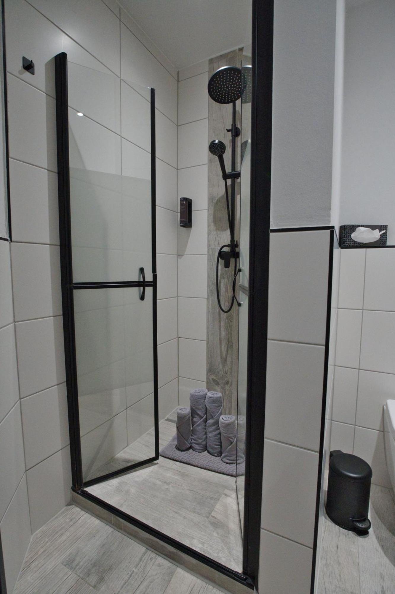 Meerzeit Strandhotel Neuharlingersiel Ngoại thất bức ảnh